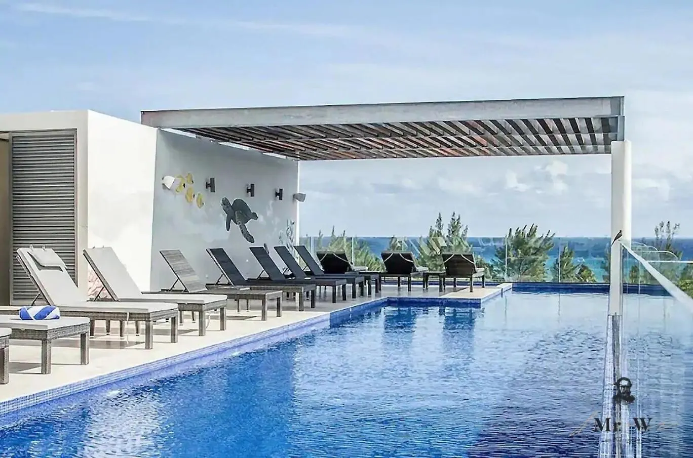 Oceanview Rooftop Pool Spa Tub Steps To Beach Playa del Carmen