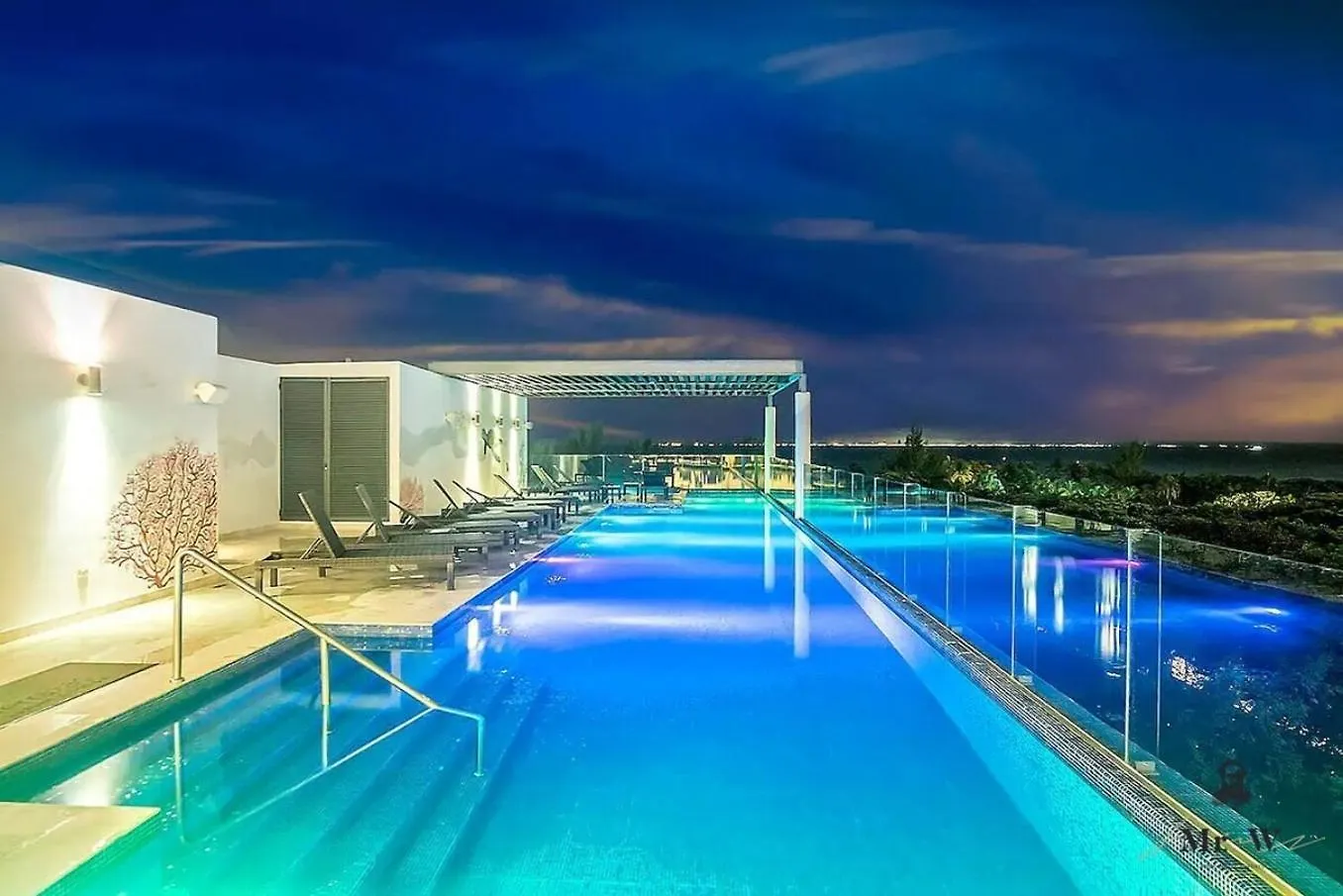 Appartamento Oceanview Rooftop Pool Spa Tub Steps To Beach Playa del Carmen